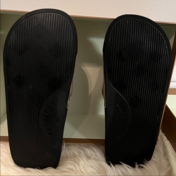 Burberry Love Pool Slide size 39 - Picture 5 of 5